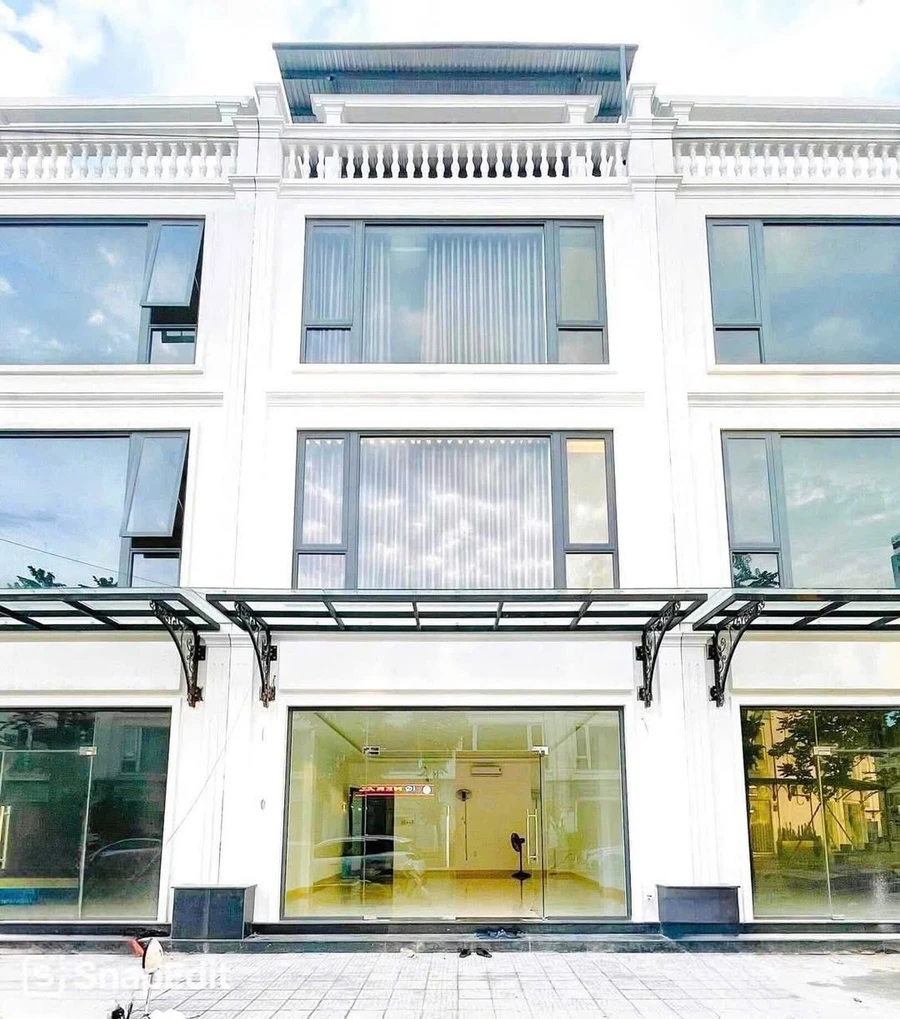 Bán shophouse 4 tầng mặt tiền trục chính KĐT Phú Mỹ An, 126m2, giá 7,6 tỷ - Ảnh 1