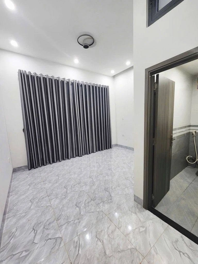Bán nhà 2 tầng 2 phòng ngủ Phan Xích Long Phú Nhuận trên 5 tỷ - Ảnh thu nhỏ 4