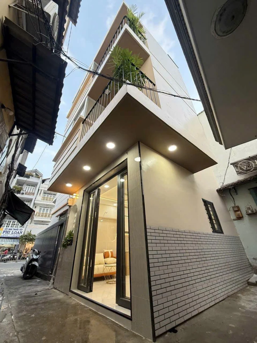 Bán nhà góc mặt tiền Phạm Văn Chí Q6, 60m2, 2PN - Ảnh 1