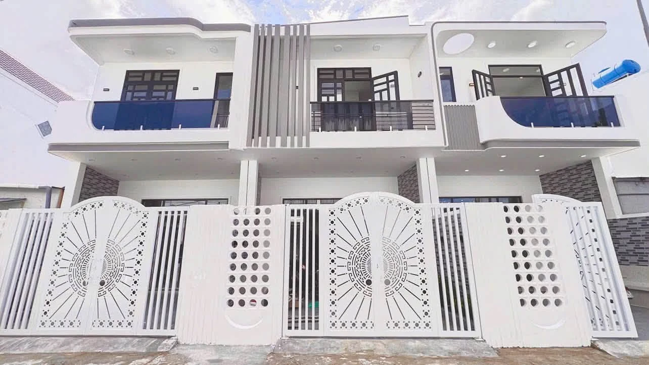 Bán nhà phố 2 mặt tiền Sương Nguyệt Anh, Rạch Giá 88m² - Ảnh 1