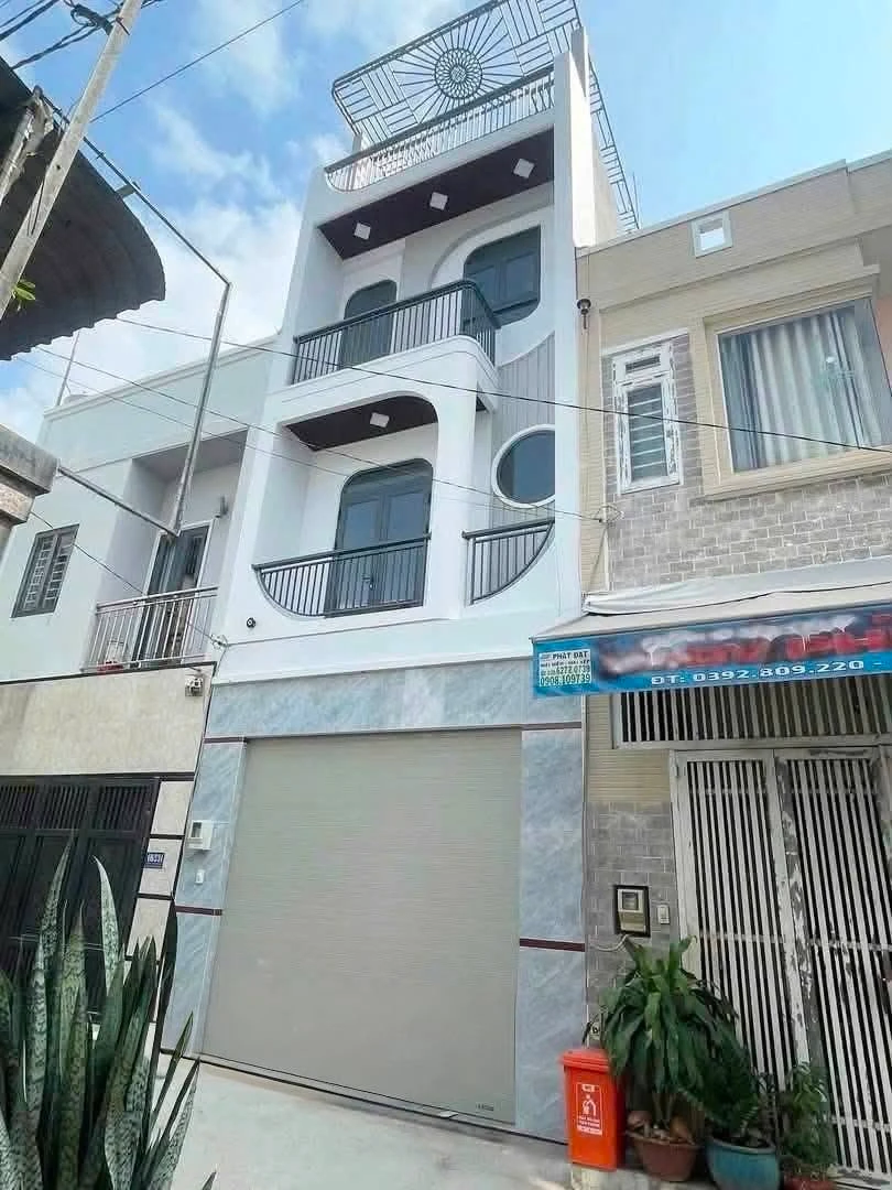 Bán nhà 4 tầng 52m² 4PN gần chợ Lã Xuân Oai hơn 5 tỷ - Ảnh 1