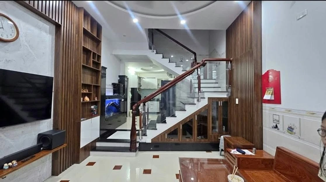 Bán nhà hẻm 3 tầng 42,5m² 3PN Quy Nhơn - Ảnh 1