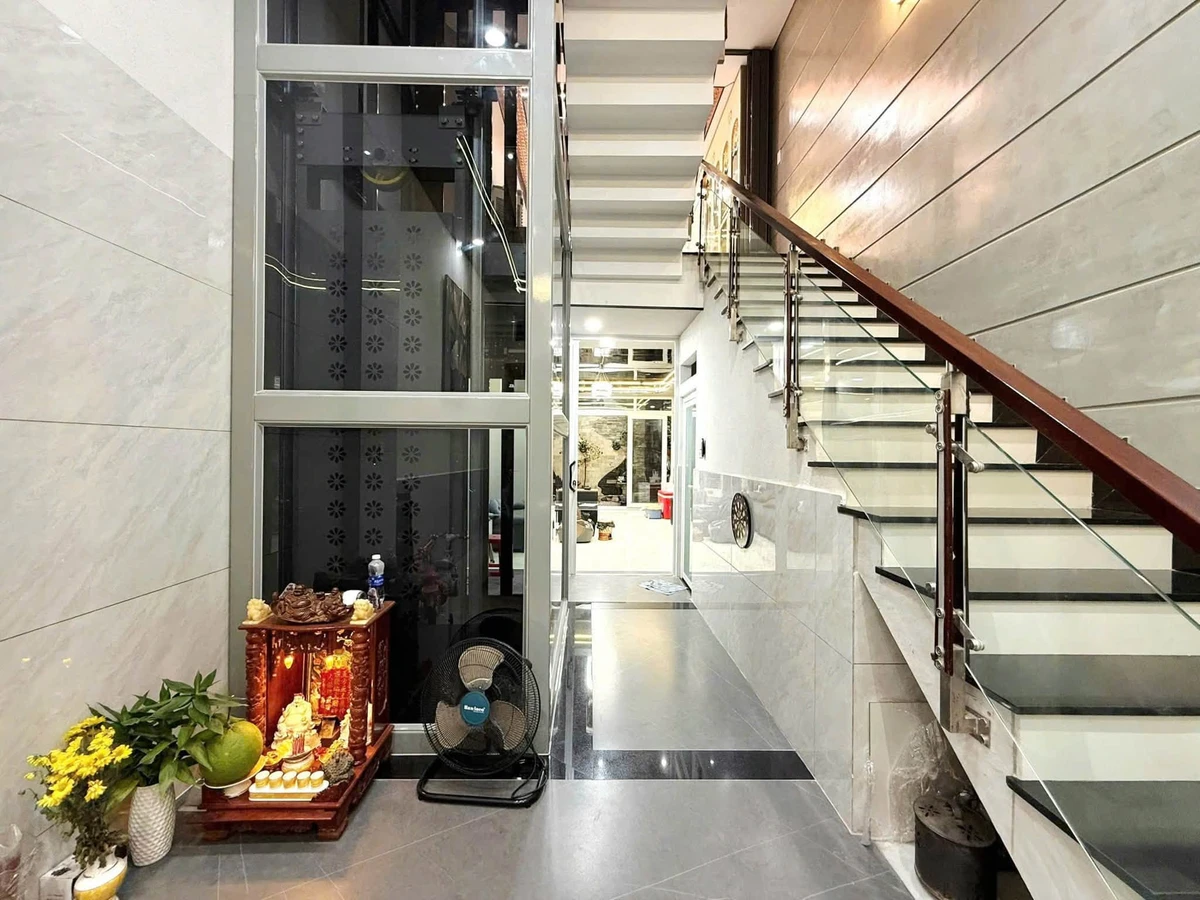 Bán nhà 19,5 tỷ mặt tiền Tân Thuận, 4 lầu 80m² - Ảnh thu nhỏ 3