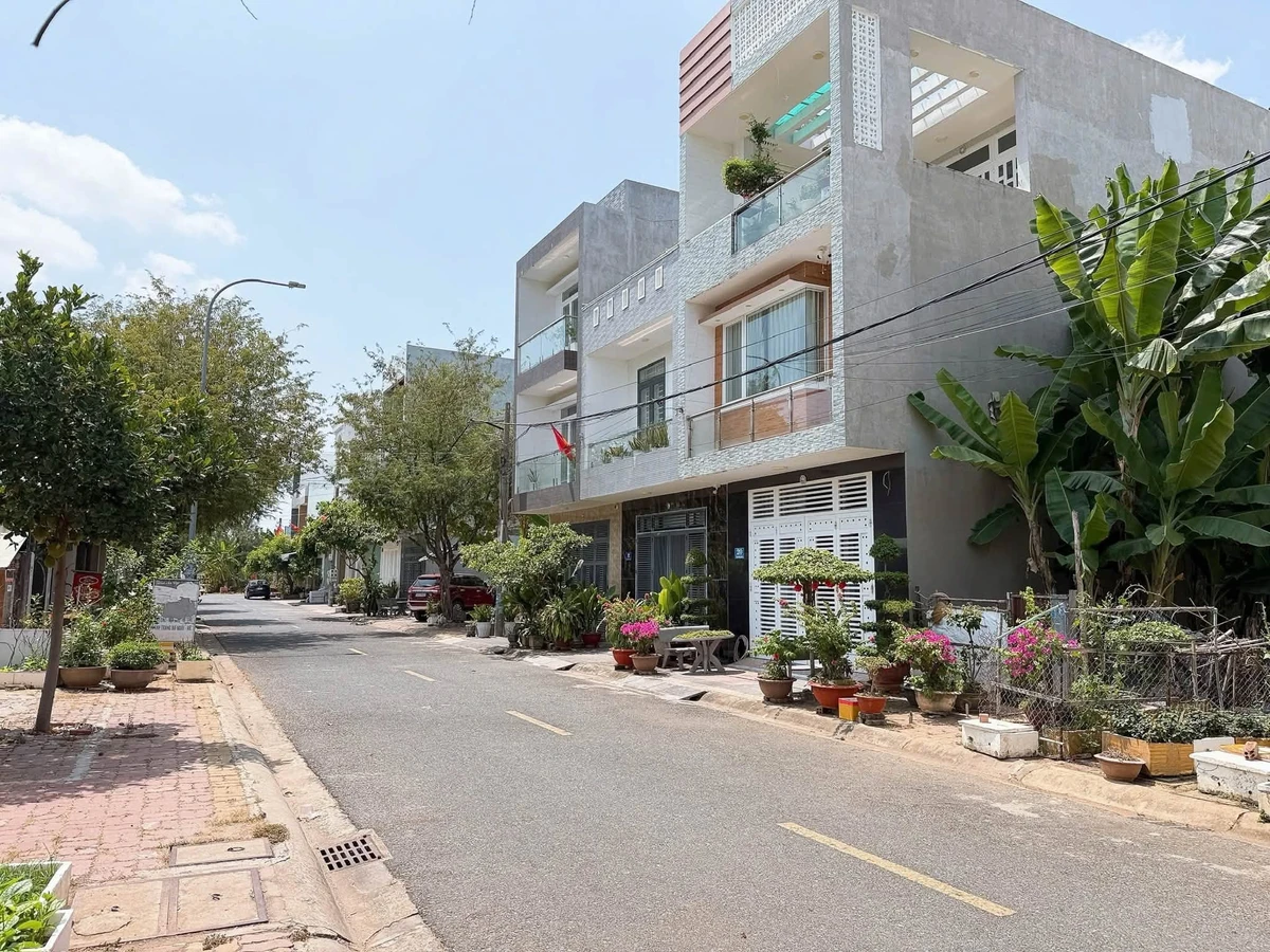 Bán lô đất mặt tiền Nguyễn Siêu Bà Rịa 95m2, giá 2 tỷ 890 - Ảnh thu nhỏ 2