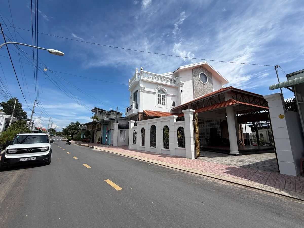 Bán nhà lầu sân vườn 294m² Tây Ninh - Ảnh thu nhỏ 2