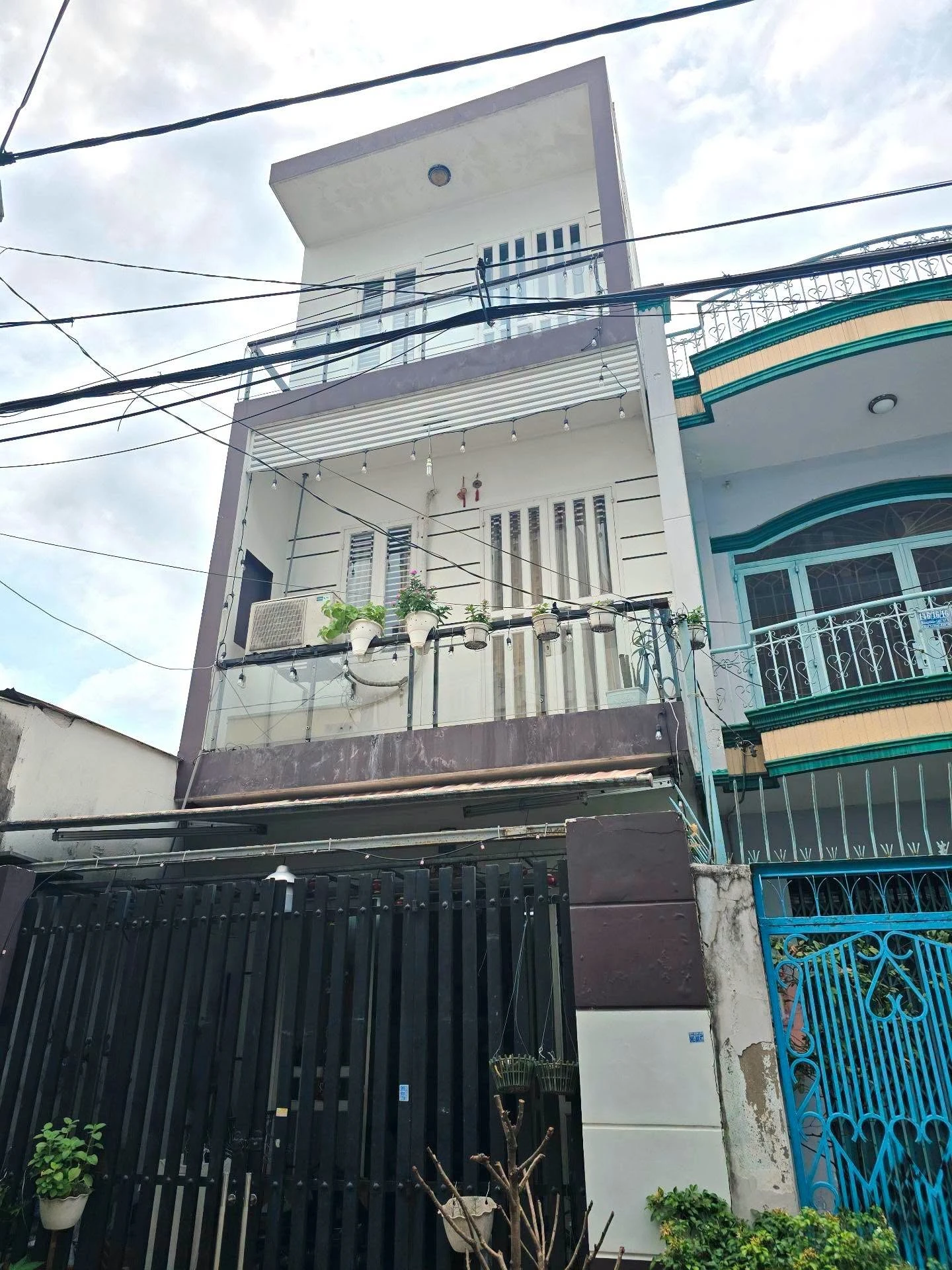 Bán nhà hẻm 8m, 64m2, 3 tầng Bình Tân - Ảnh 1