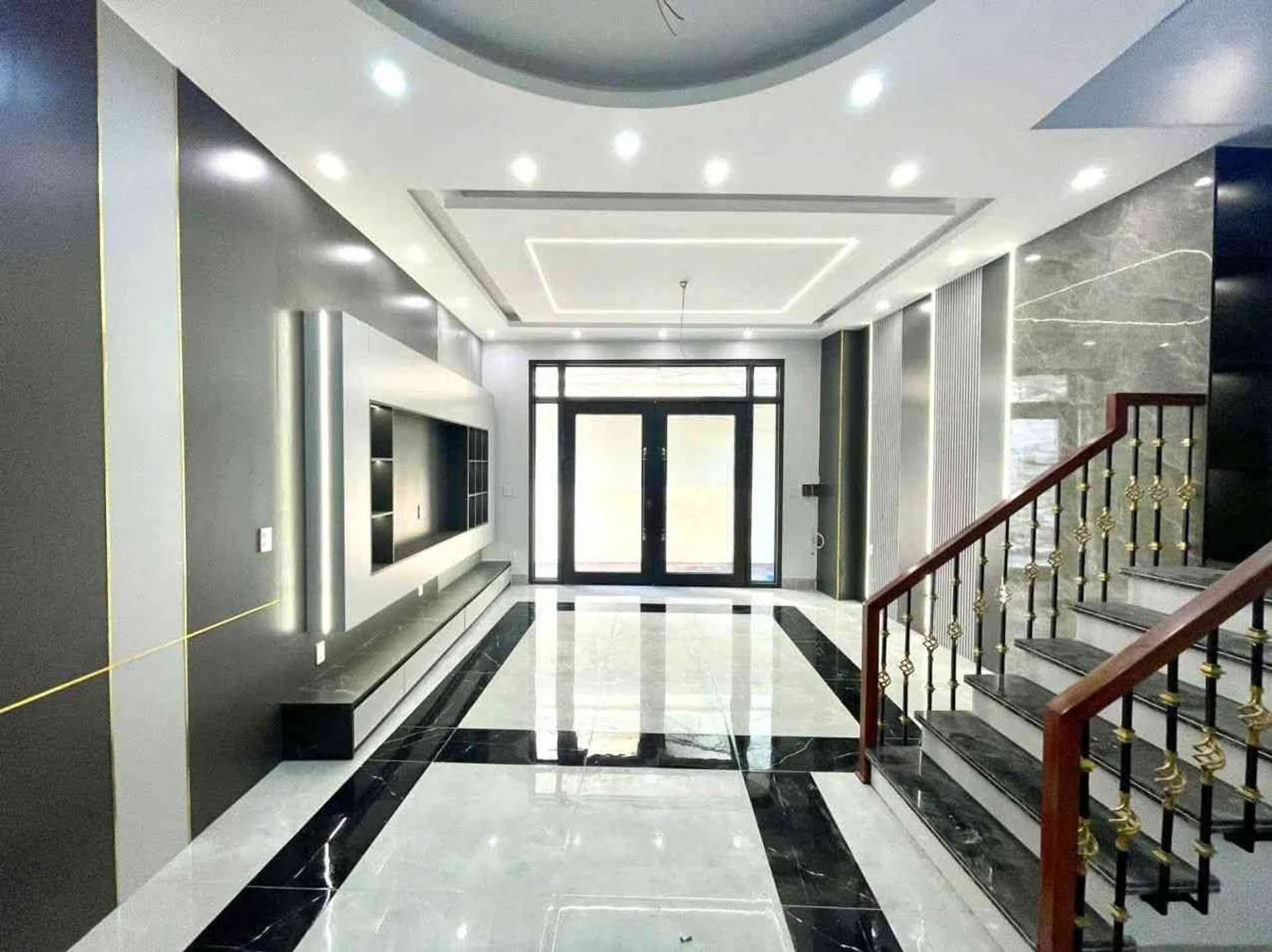 Bán nhà 4 tầng mới 52.6m² 4 phòng ngủ Hòn Gai Hạ Long - Ảnh 1