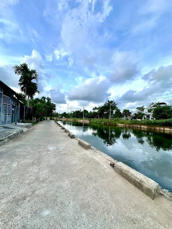 Bán đất kiệt ô tô Xuân Thủy Huế 120m² 2 tỷ 1xx triệu