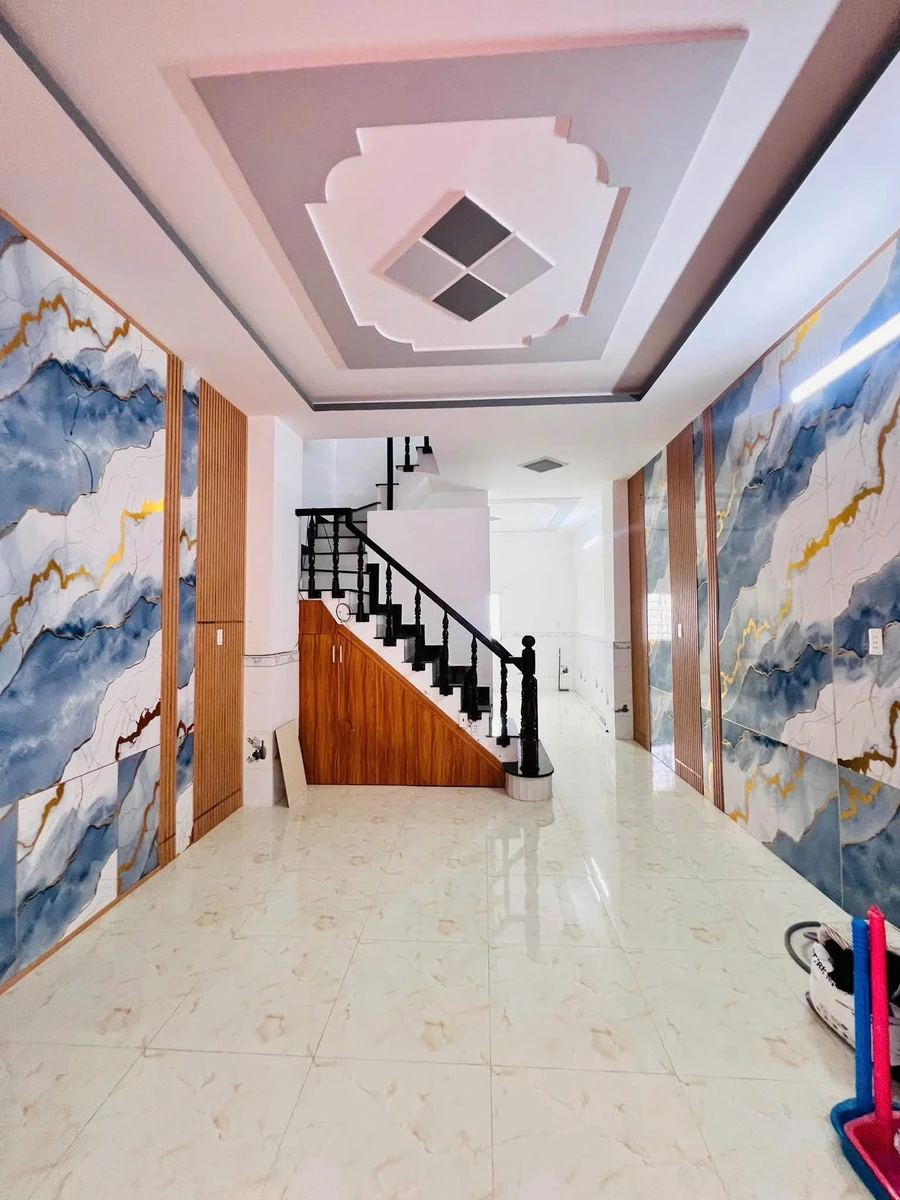 Bán nhà 2 lầu 4PN 44m² Cần Giuộc Long An 1.9 tỷ - Ảnh thu nhỏ 2