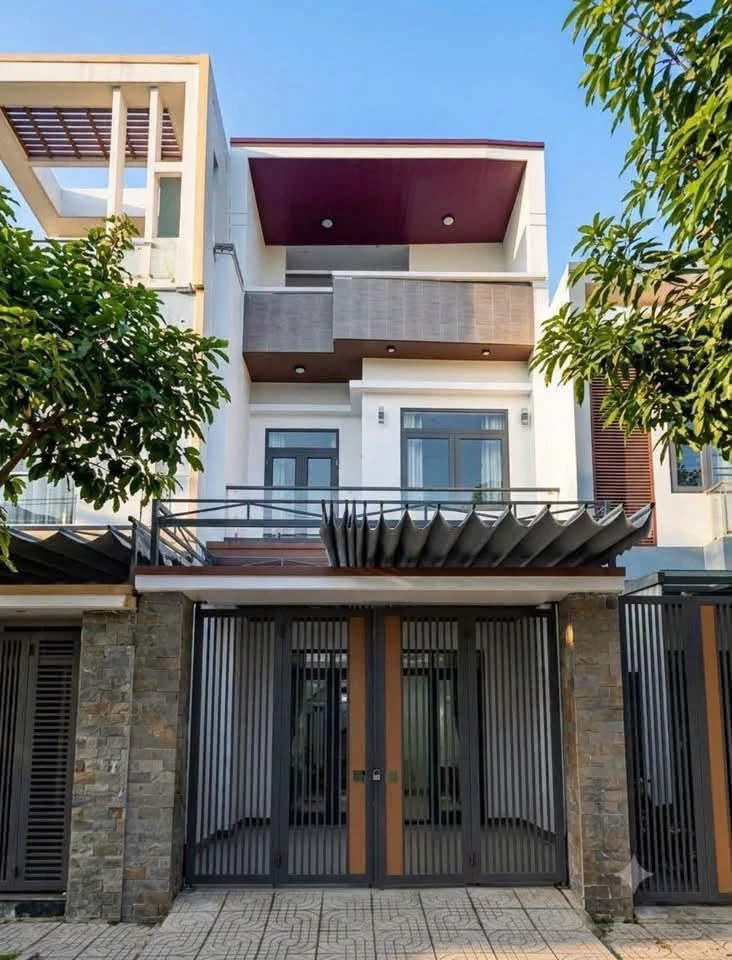 Bán nhà 3 phòng ngủ 202m2 Quảng Ngãi 3 tỷ 500 - Ảnh 1