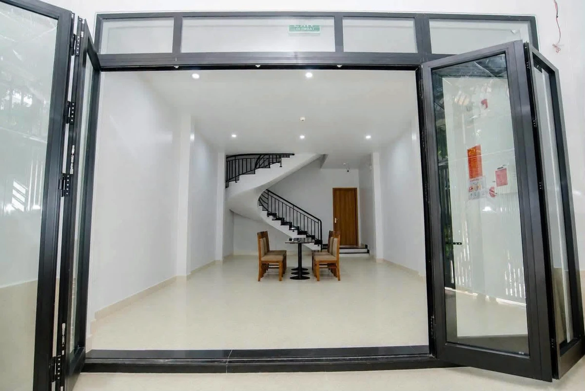 Bán nhà 3 tầng mặt tiền 5m5, 100m2, 12 tỷ, Hải Châu, Đà Nẵng - Ảnh 1