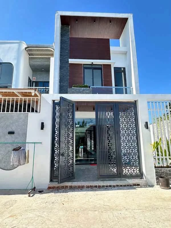 Bán nhà 2 tầng 97m2, 3 phòng ngủ, full nội thất gần KĐT An Phú Sinh, Quảng Ngãi - Ảnh thu nhỏ 2