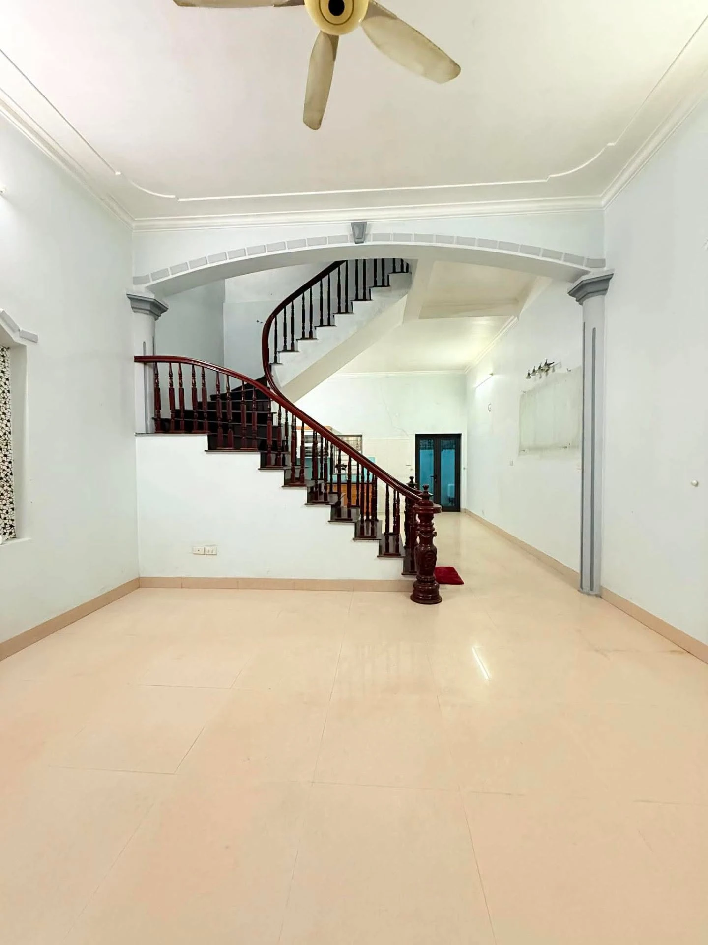 Bán đất tặng nhà 3 tầng 77m² Long Biên Hà Nội - Ảnh 1