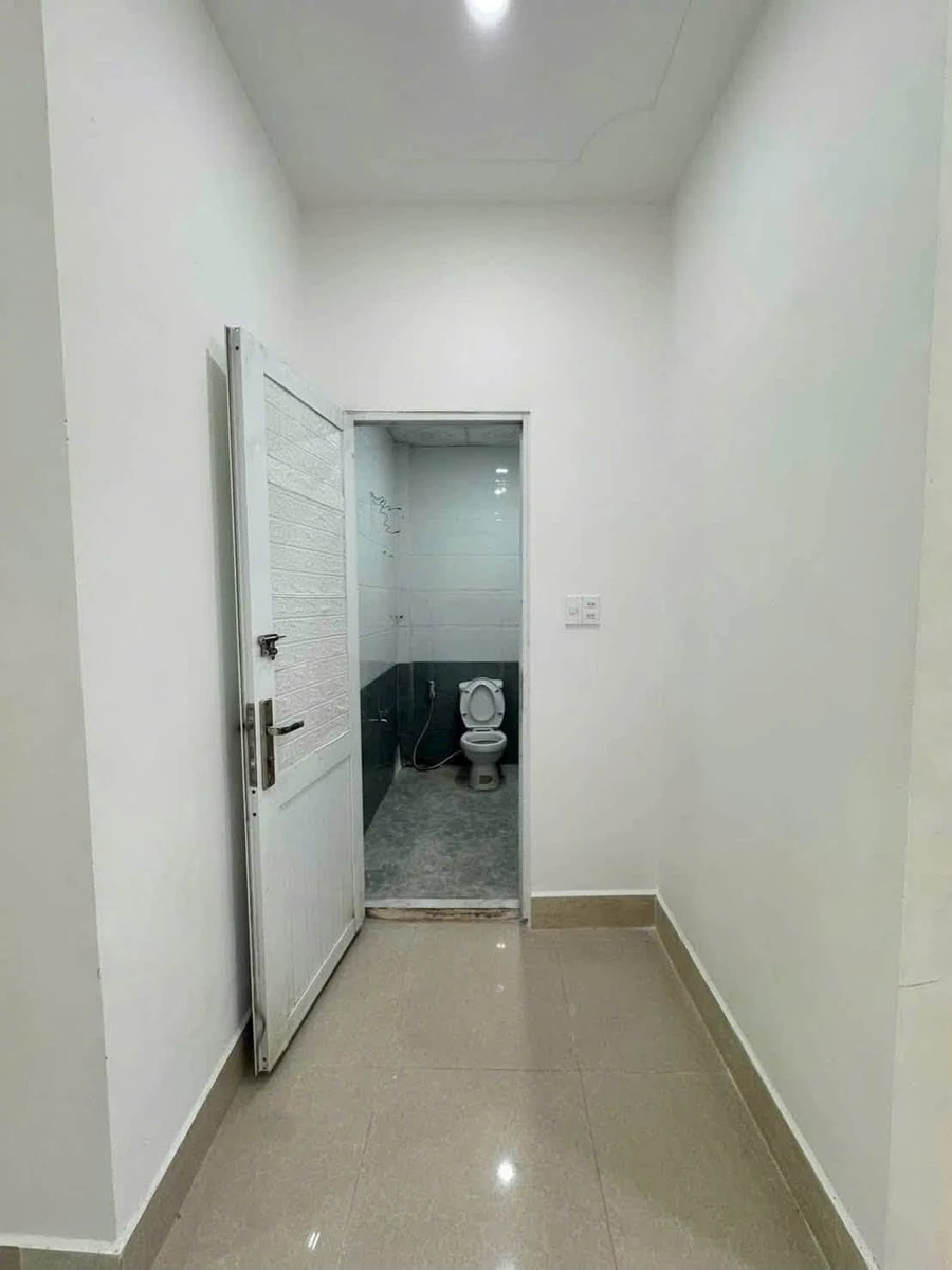 Cho thuê nhà mặt tiền 100m² Phạm Hùng, Rạch Giá, 6 triệu/tháng - Ảnh thu nhỏ 4
