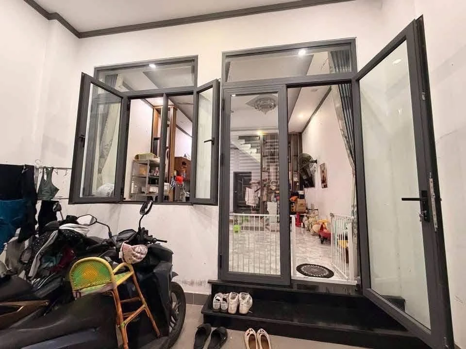 Bán nhà lầu gác ggang 62m2 Tân Hiệp có sân xe hơi - Ảnh thu nhỏ 2