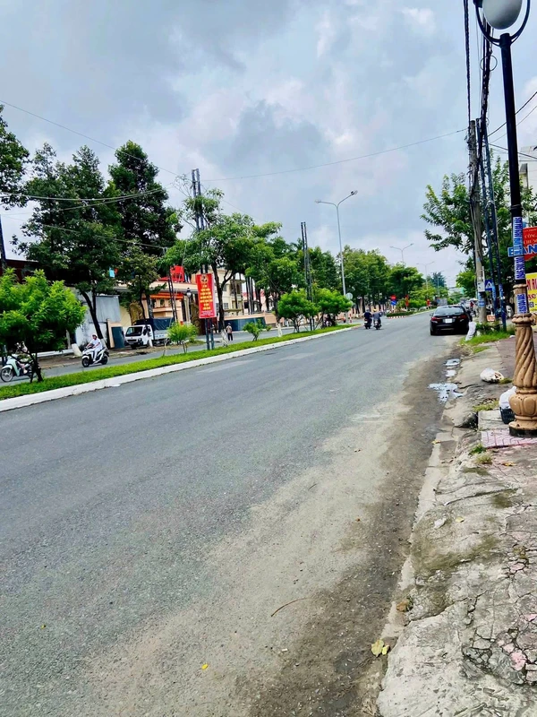 Cho thuê nhà mặt tiền đường Lạc Hồng, Rạch Giá, An Giang, 4x21m, giá 11 triệu/tháng