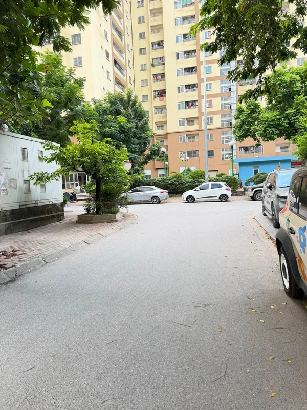 Cho thuê căn hộ 90m2, 3 phòng ngủ tại Đền Lừ 8 triệu/tháng