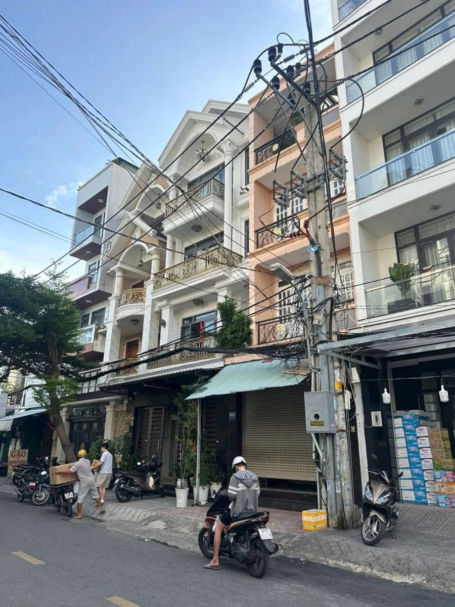 Bán nhà mặt tiền 6x23m kinh doanh Hoàng Ngọc Phách, Tân Phú - Ảnh 1
