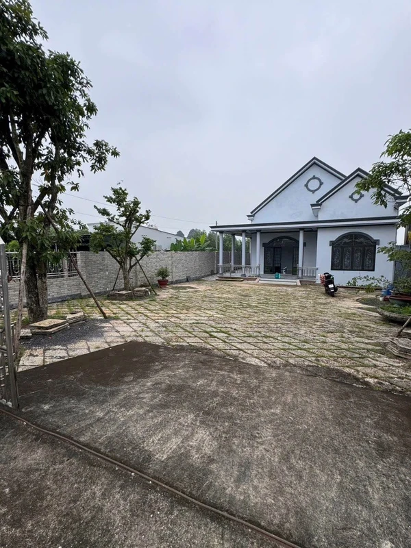 Bán nhà mái Thái 2.300m² đất thổ cử Giang Điền Đồng Nai