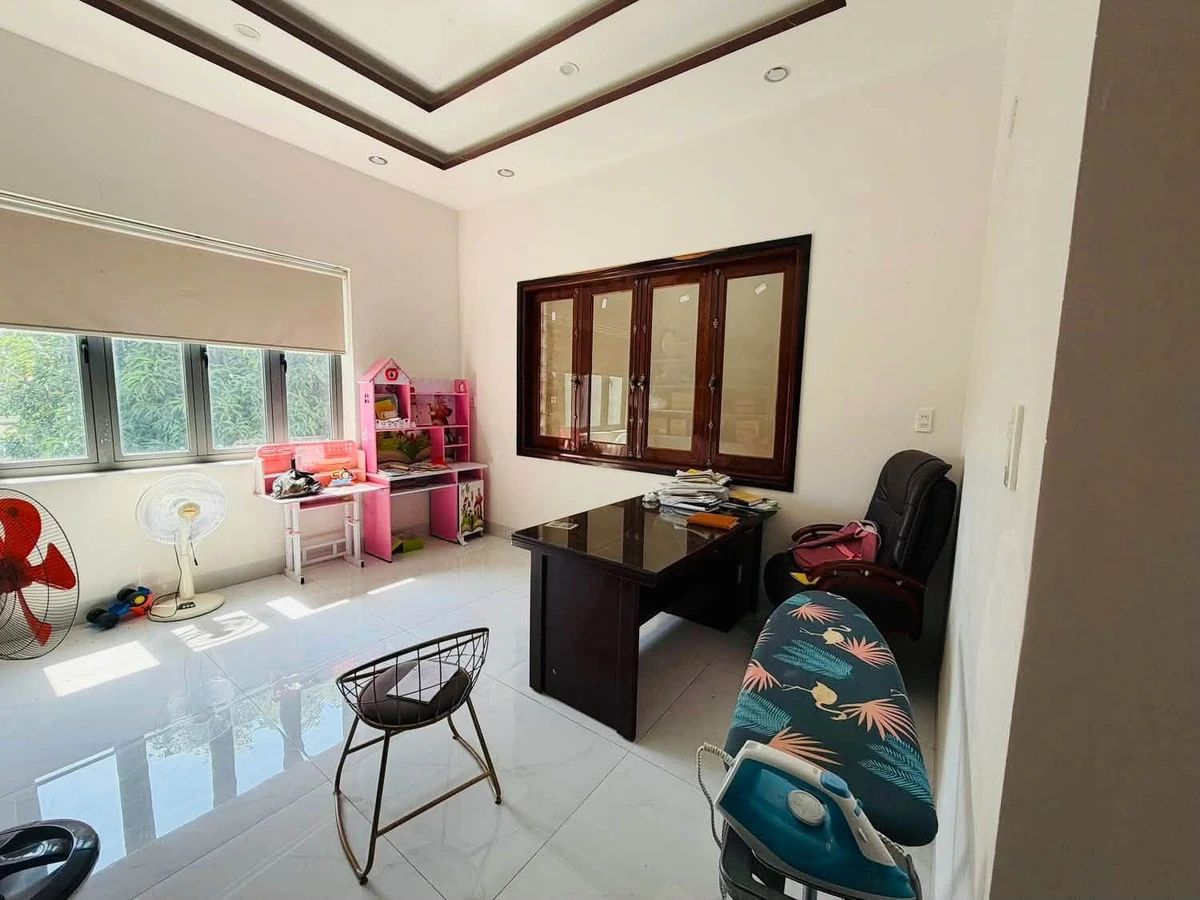Nhà 3 tầng mặt tiền Nguyễn Du, 450m2, 5PN, 6 tỷ - Ảnh thu nhỏ 4