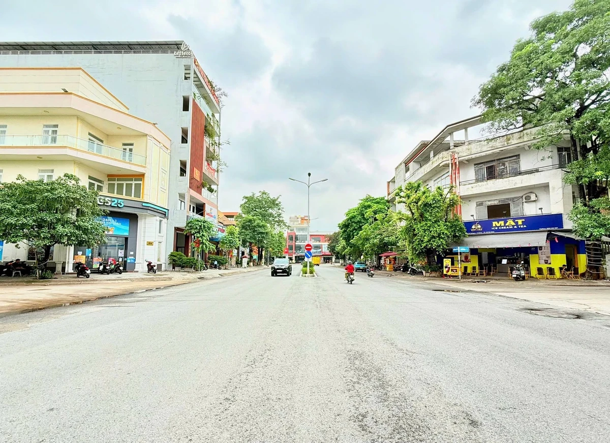 Bán nhà 6 tầng 131m2 khu trung tâm hành chính Dĩ An, Bình Dương, giá 12 tỷ - Ảnh thu nhỏ 2