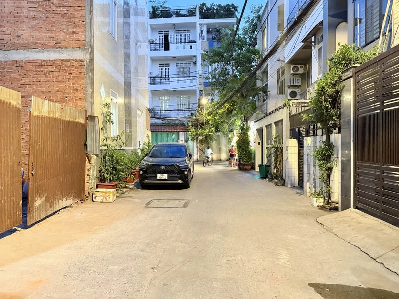 Bán nhà hẻm 8m 4 tầng 68m² đang khai thác Airbnb đường Bùi Đình Tuý, Bình Thạnh