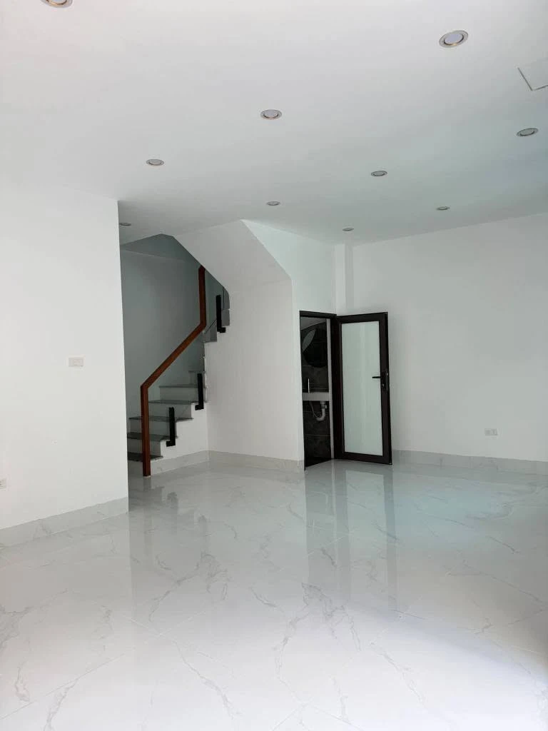 Bán nhà 5 tầng 42m2, 3 phòng ngủ khép kín tại Đại Mỗ, Hà Nội giá 8 tỷ - Ảnh thu nhỏ 4