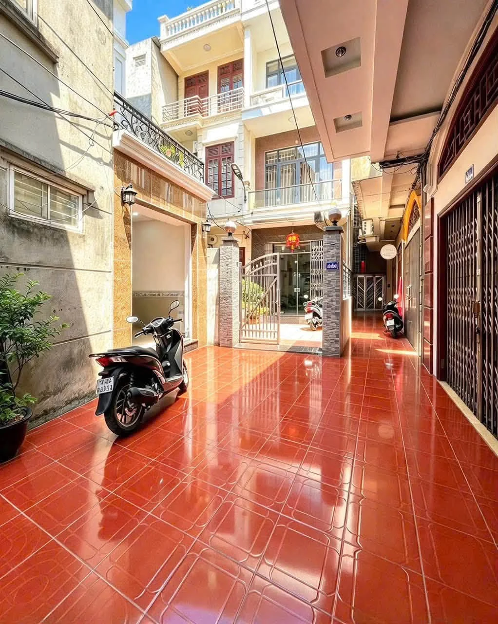 Bán nhà 4 tầng 4 PN 60m² Chợ Hàng - Ảnh 1
