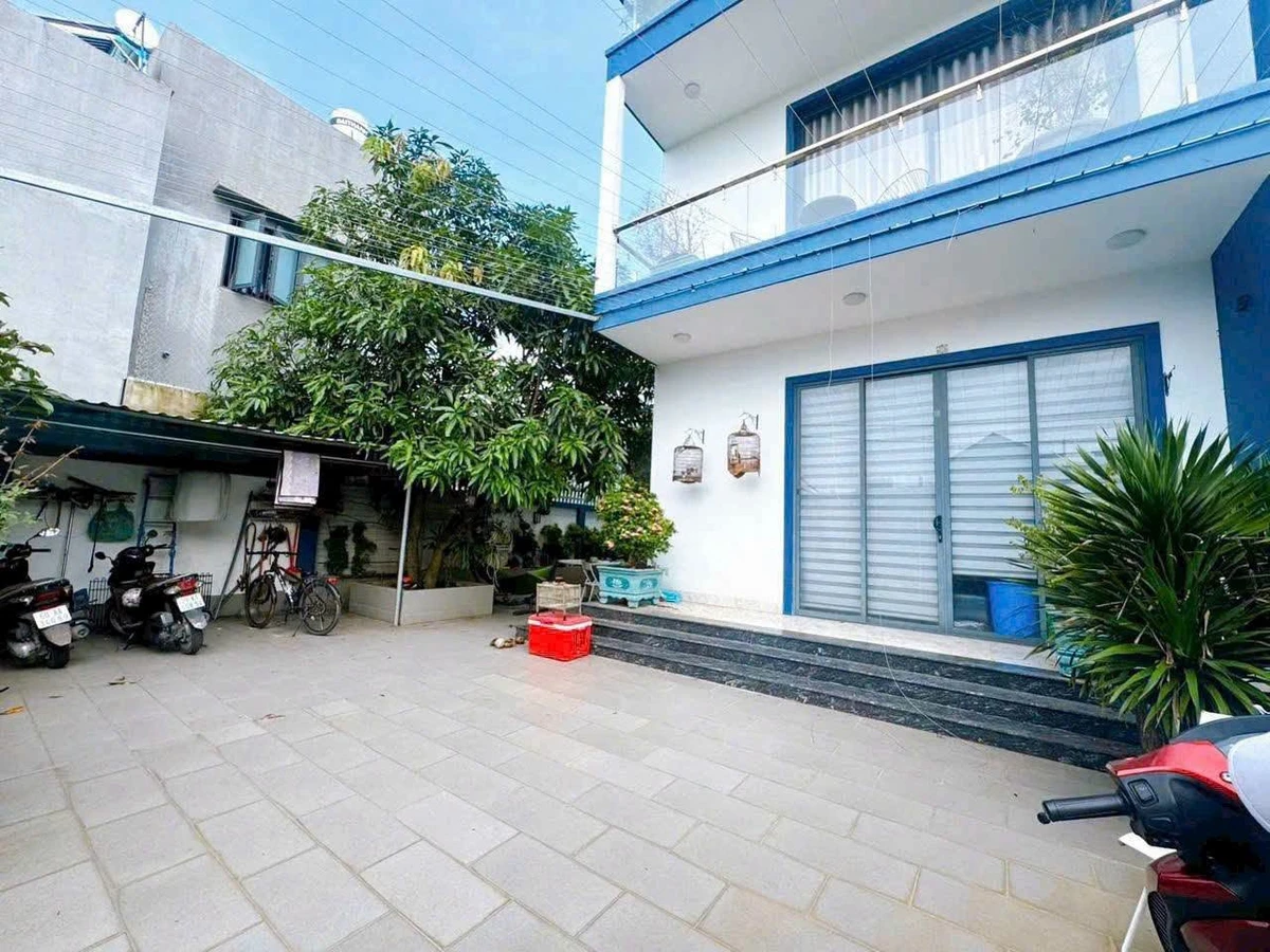 Bán nhà 1 trệt 2 lầu 140m2 Tân Phong, 4.7 tỷ - Ảnh thu nhỏ 2