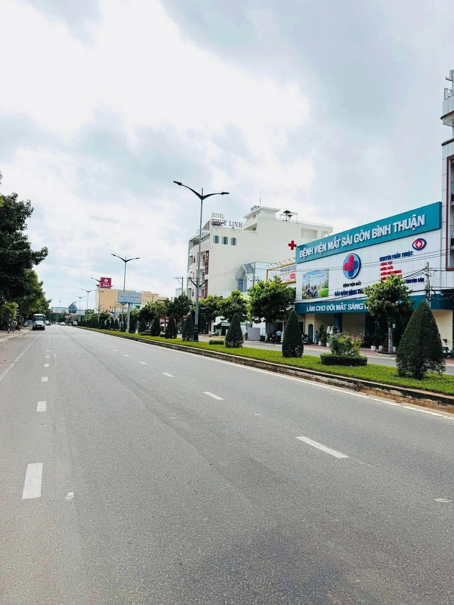 Bán nhà 2 mặt tiền Tôn Đức Thắng, Phan Thiết, 165.5m2 - Ảnh thu nhỏ 3