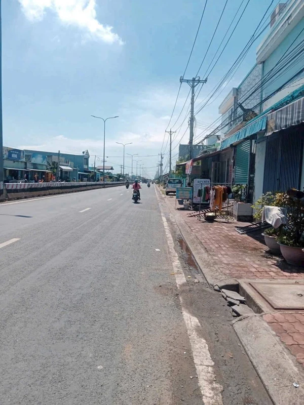 Bán đất 530m² mặt tiền 10m Bến Lức Long An 3 tỷ 7