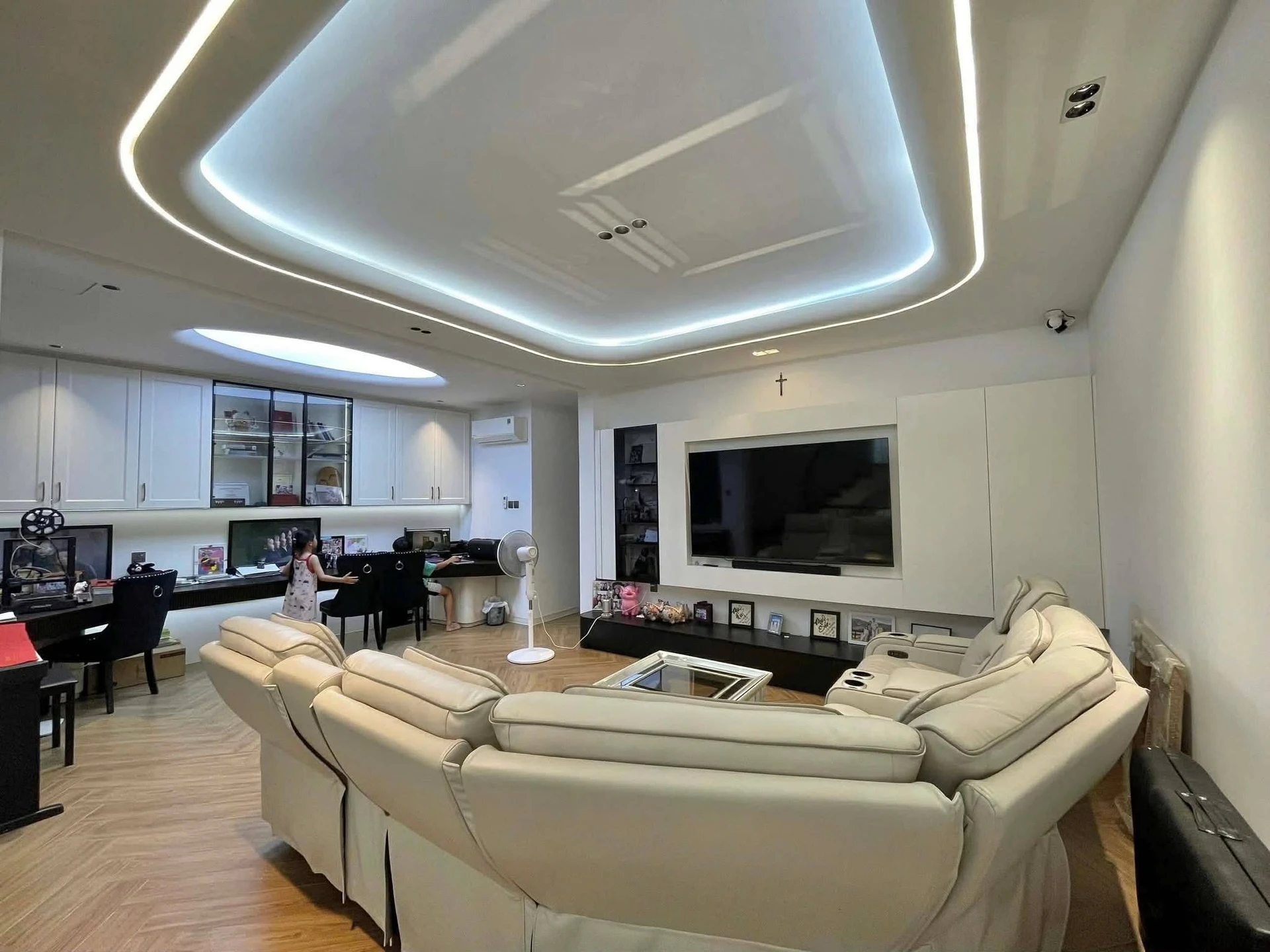 Bán nhà mặt tiền 4 tầng 100m² gần tòa soạn báo Tuổi Trẻ, Phú Nhuận, giá 21,9 tỷ - Ảnh 1