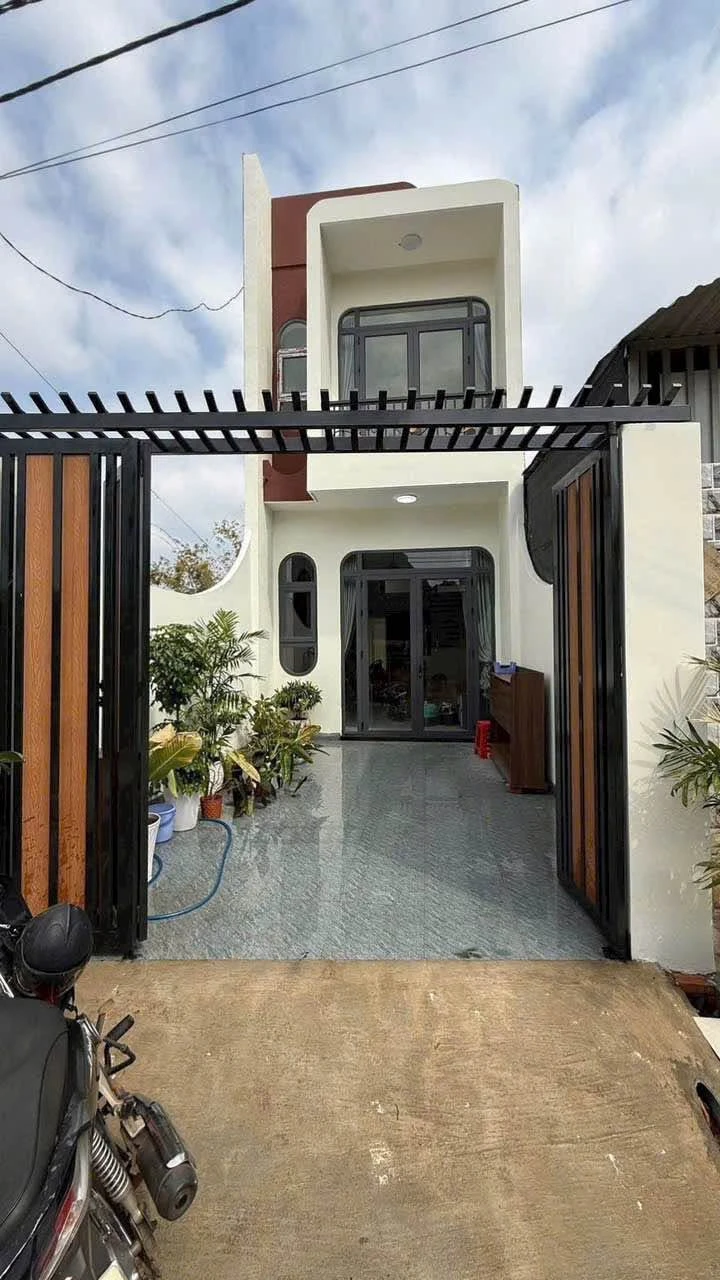 Bán nhà phố 3PN 60m² hẻm Trần Quý Cáp Bình Tân view Đại lộ - Ảnh 1
