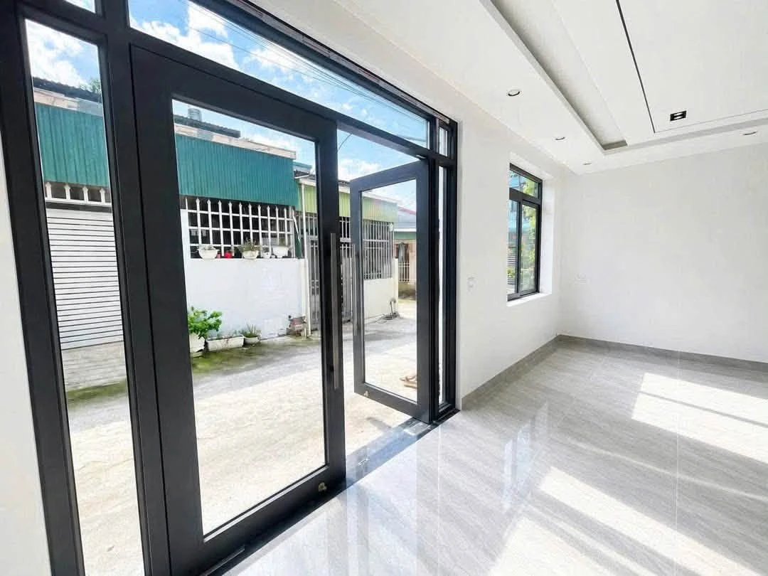 Bán nhà 3 tầng 56m² Cao Thắng 2.35 tỷ - Ảnh 1