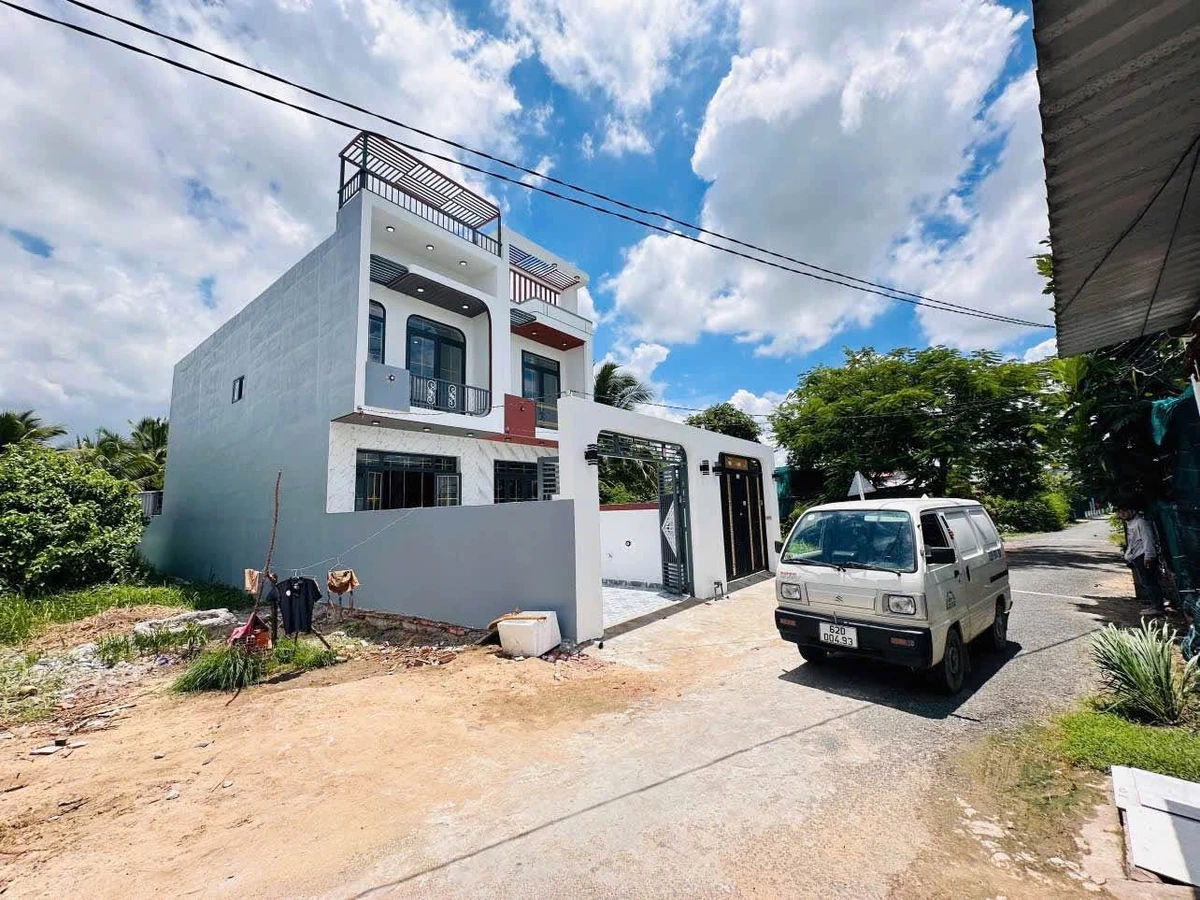 Bán nhà phố 4x30m 4 phòng ngủ gần Gia Bảo, Long An - Ảnh 1