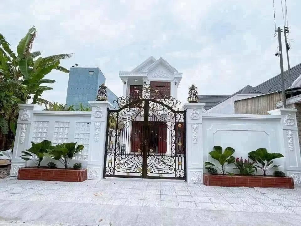 Bán biệt thự mặt tiền Vương Hồng Sến 195m² Rạch Giá 3.49 tỷ - Ảnh 1