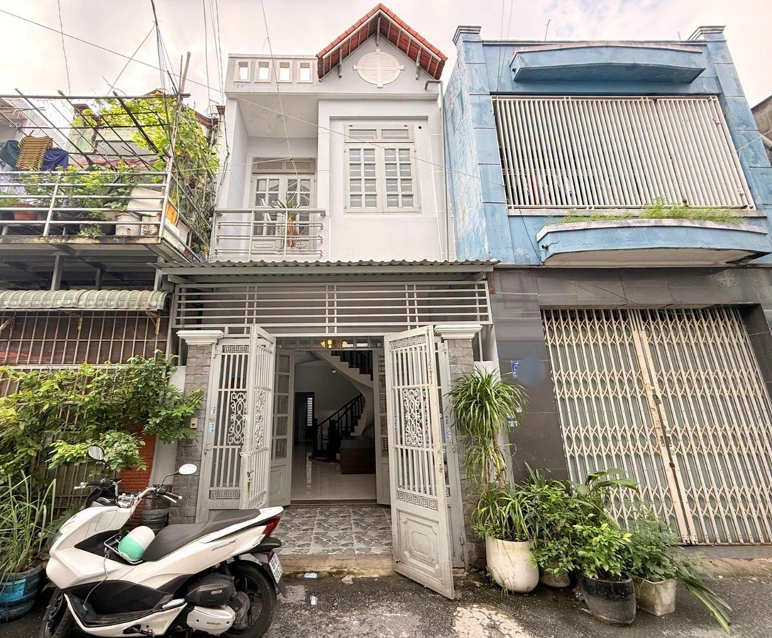 Bán nhà 64m2, 1 trệt 1 lầu, 4PN 2WC gần Hiệp Thành City, Quận 12, giá 4,9 tỷ - Ảnh 1