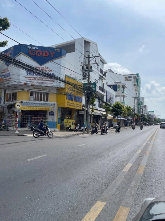 Cần ra nhà xịn ngộp ngân hàng 195m2 full thổ mặt tiền - Ảnh thu nhỏ 3