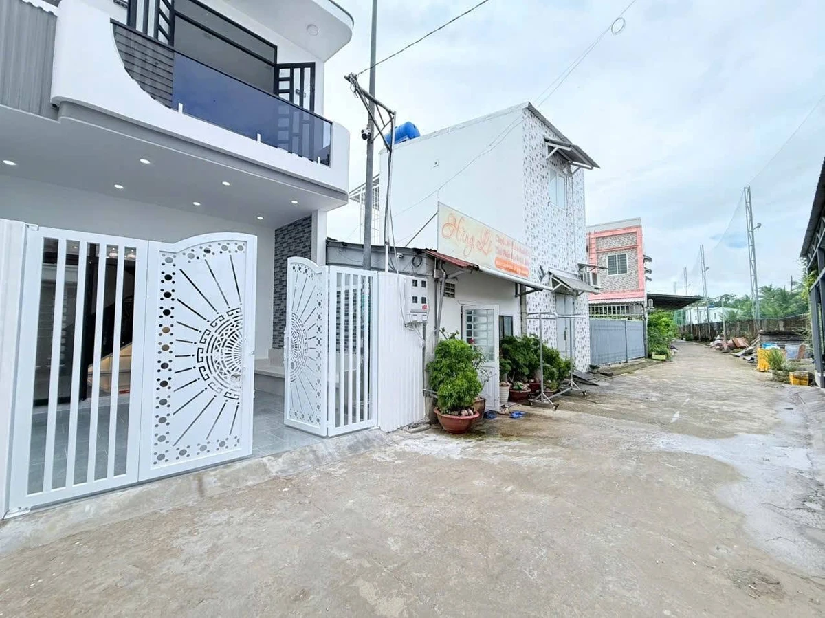 Bán nhà phố 2 mặt tiền 4.9x18m, 4PN 3WC Rạch Giá - Ảnh thu nhỏ 2