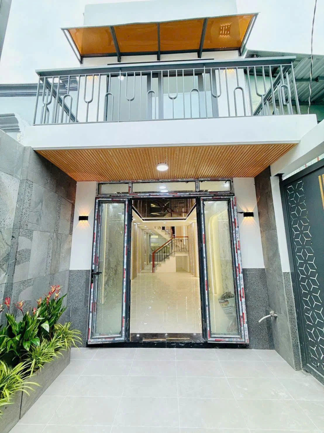 Bán nhà 2 mặt tiền 73.8m² 3PN Quận 8 giá 5.28 tỷ - Ảnh 1