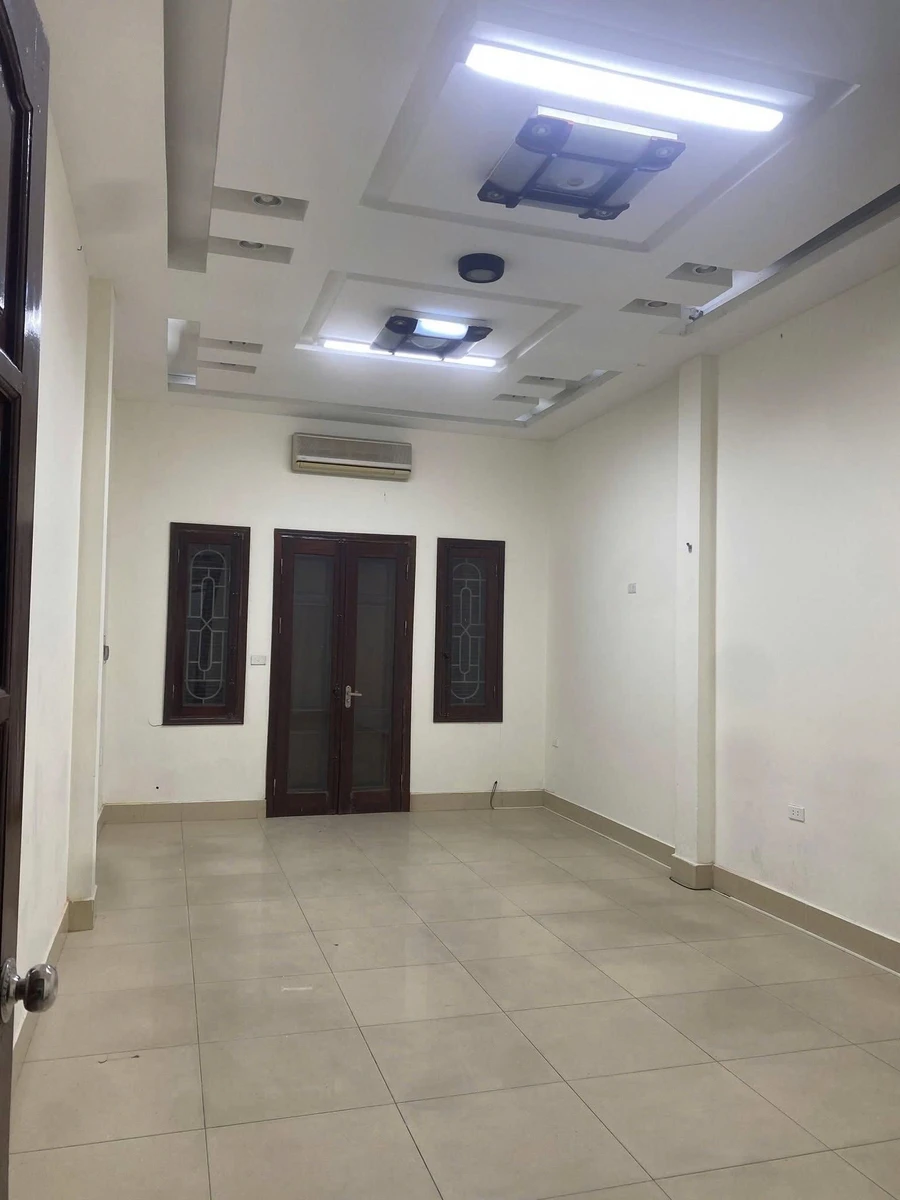 Cho thuê nhà 60m2 5 tầng Khuất Duy Tiến 28 triệu/tháng - Ảnh thu nhỏ 2
