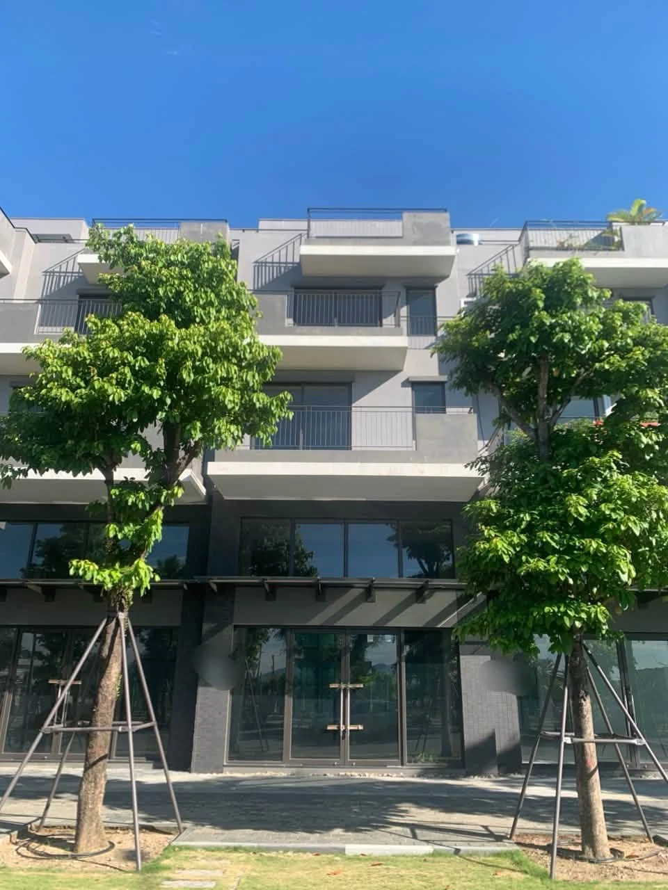Bán Shophouse 4 tầng 108m² mặt đường Âu Cơ, Vinh, Nghệ An - Ảnh 1