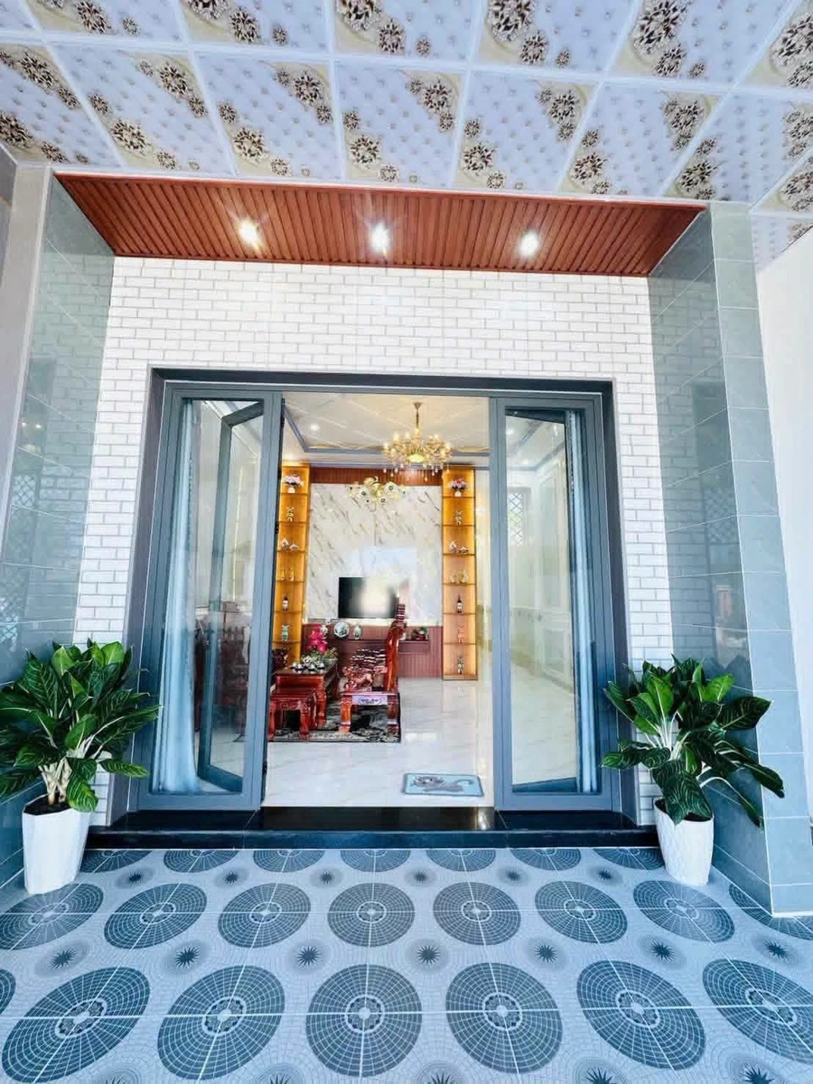 Bán nhà mặt tiền Nguyễn Huy Tưởng Rạch Giá 100m2 2.19 tỷ - Ảnh thu nhỏ 2