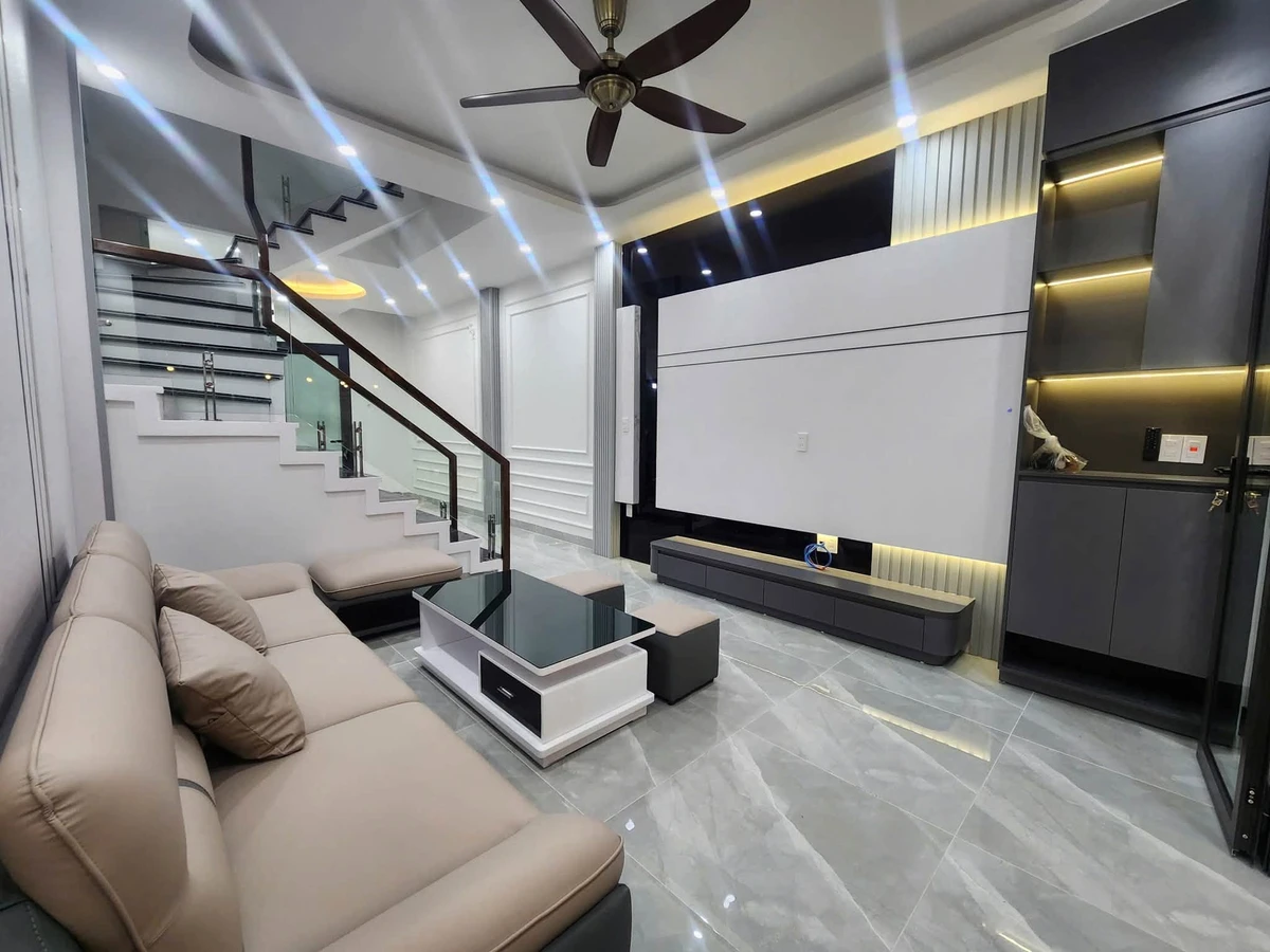 Bán nhà xây mới 41m2, 4 tầng, 4 phòng ngủ gần chợ Hàng, đường Hồ Sen - Ảnh thu nhỏ 3
