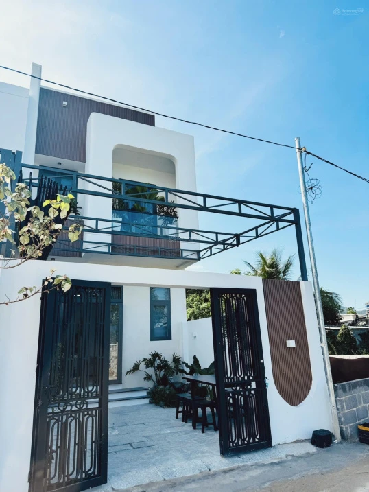 Bán nhà Diên Khánh mới xây thiết kế hiện đại, gần bến xe phía Nam