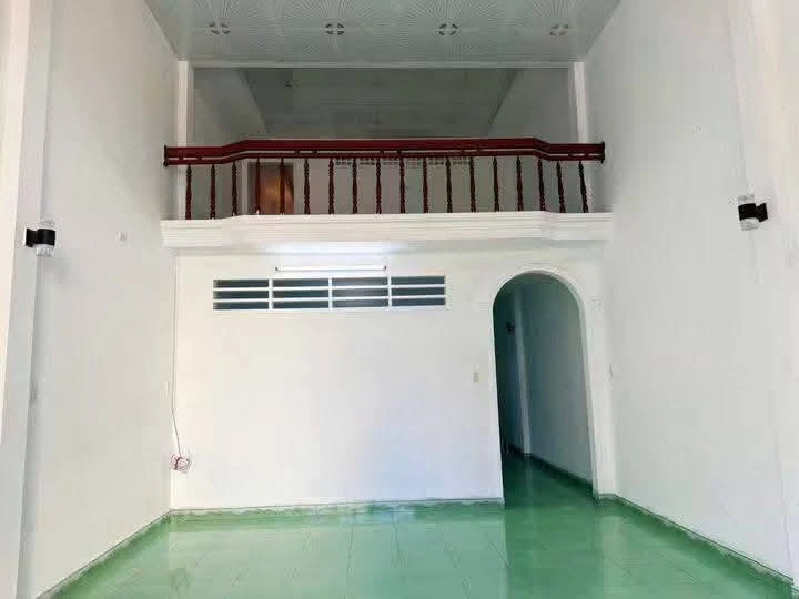 Cho thuê nhà nguyên căn 100m² 3PN, Nguyễn Hồng Châu, Quảng Ngãi - Ảnh thu nhỏ 2