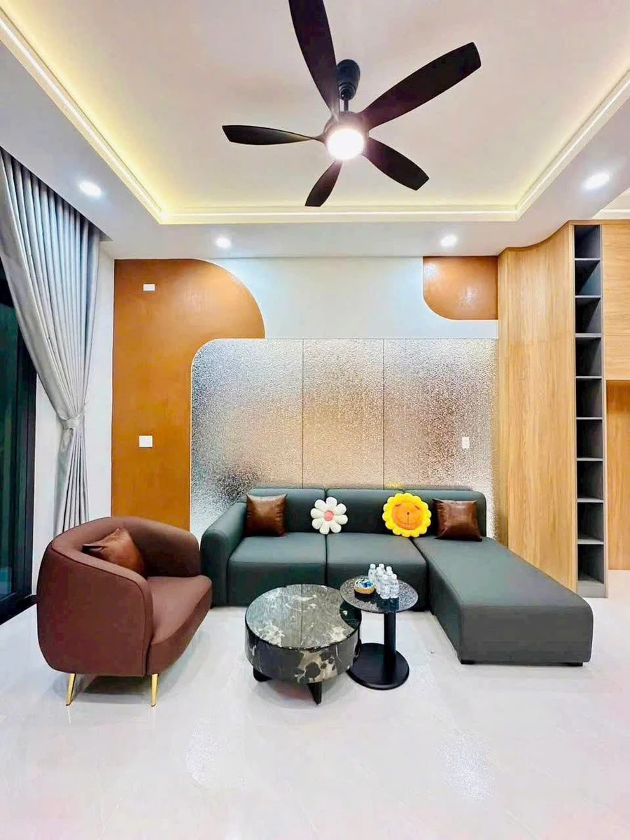 Bán nhà phố 1 trệt 2 lầu 100m² 4tỷ250 Thủ Đức - Ảnh thu nhỏ 2