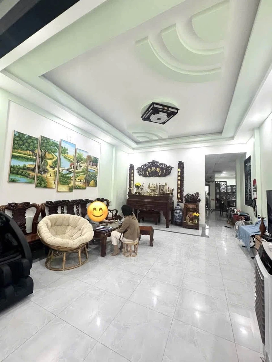 Bán nhà phố Thủ Đức 200m², 3PN, 2WC, sân đậu 2 ô tô - Ảnh thu nhỏ 5