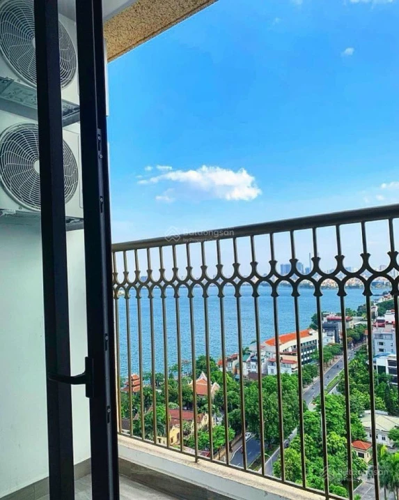 Bán CC D'El Dorado Tây Hồ, 1 ngủ view hồ tây siêu đẹp 5,5 tỷ vị trí đẹp view hồ tây, full đồ ở ngay - Ảnh 1
