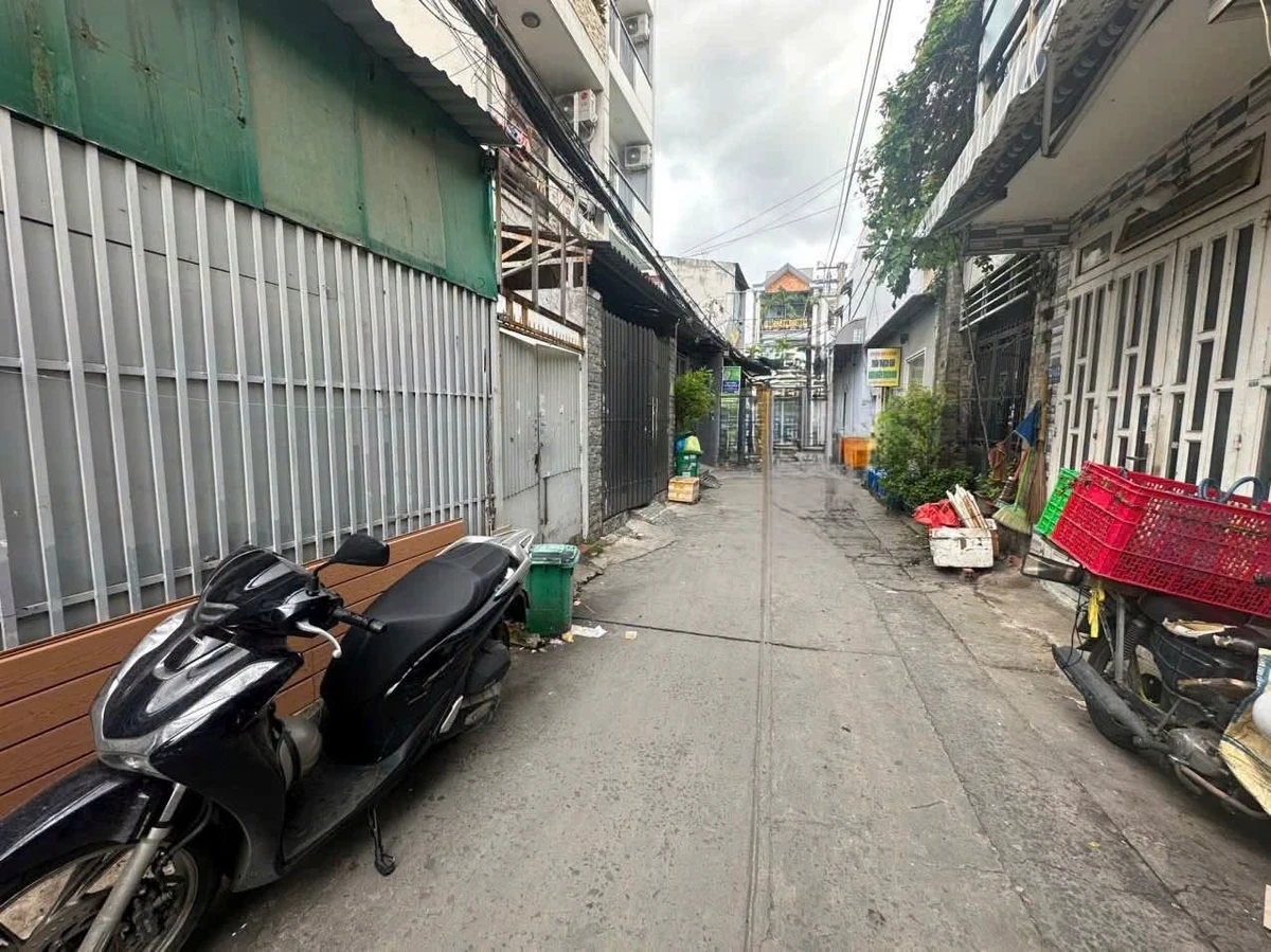 Bán nhà cấp 4 107m2 giá 7,5 tỷ gần Aeon Tân Phú - Ảnh 1